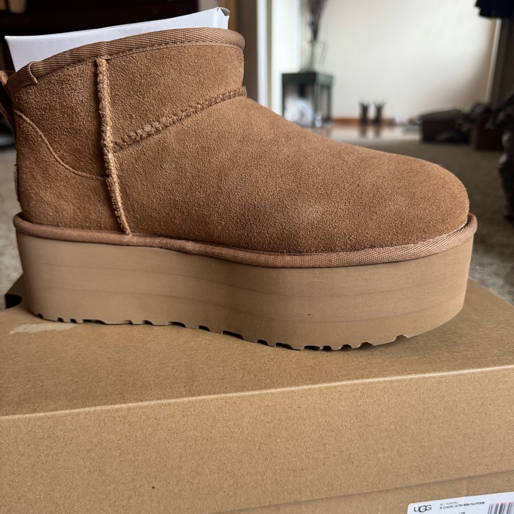 Ugg Classic Ultra Mini Platform - Picture 6 of 6